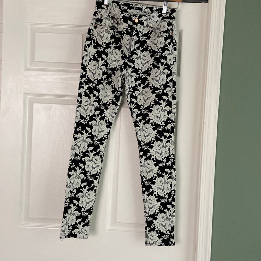 7 For All Mankind jeans size 28